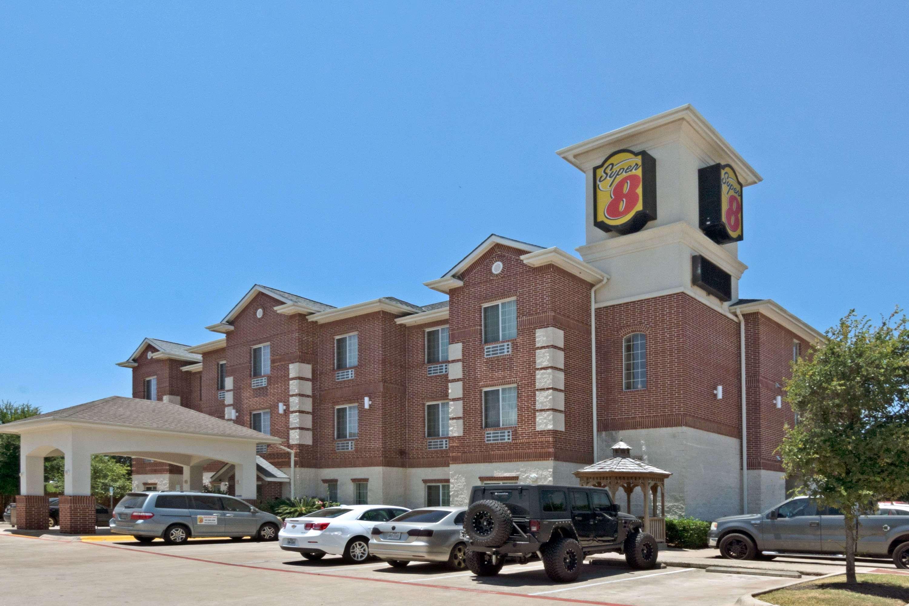 Super 8 By Wyndham Austin/Airport South Hotell Exteriör bild