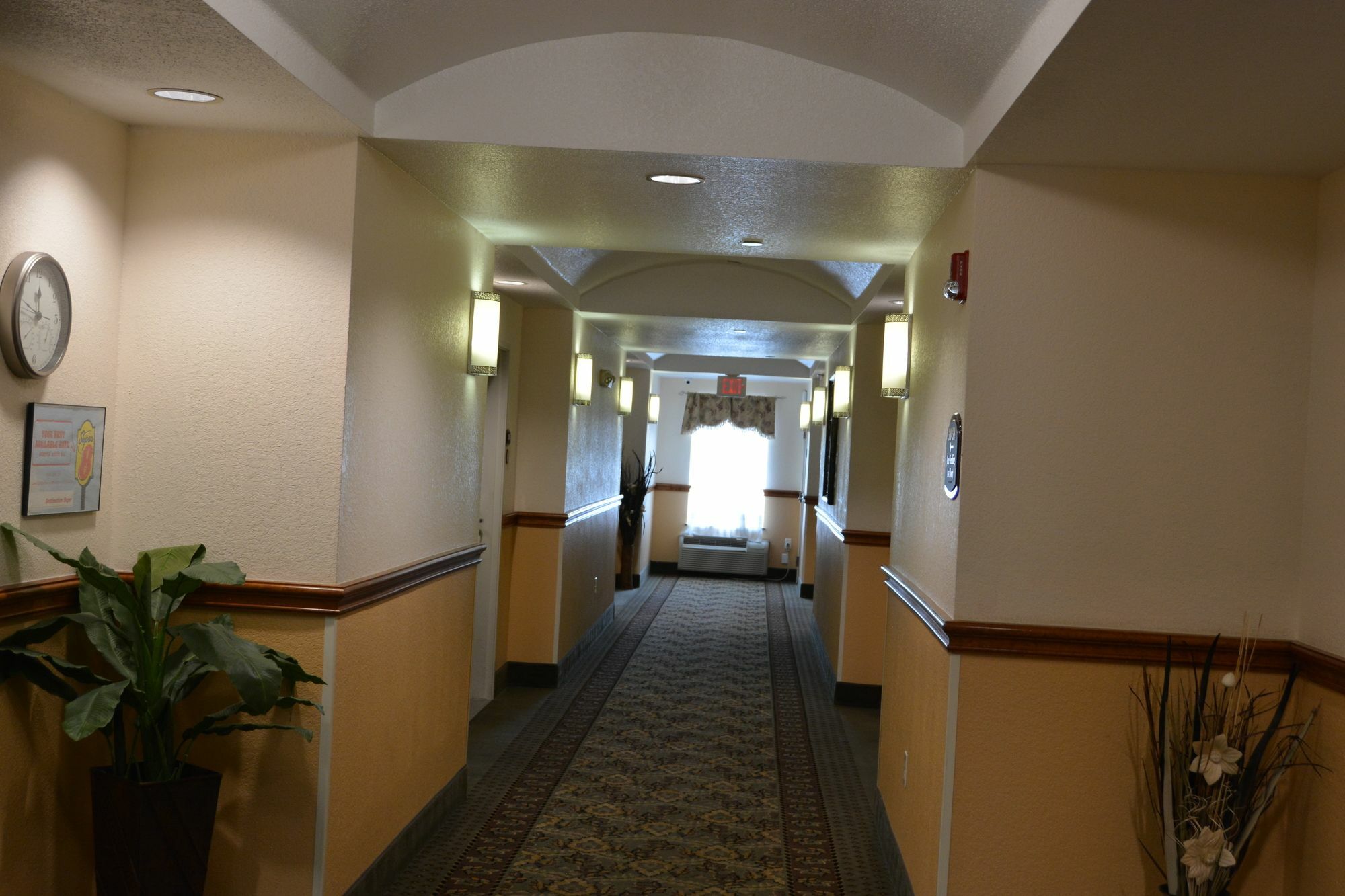 Super 8 By Wyndham Austin/Airport South Hotell Exteriör bild