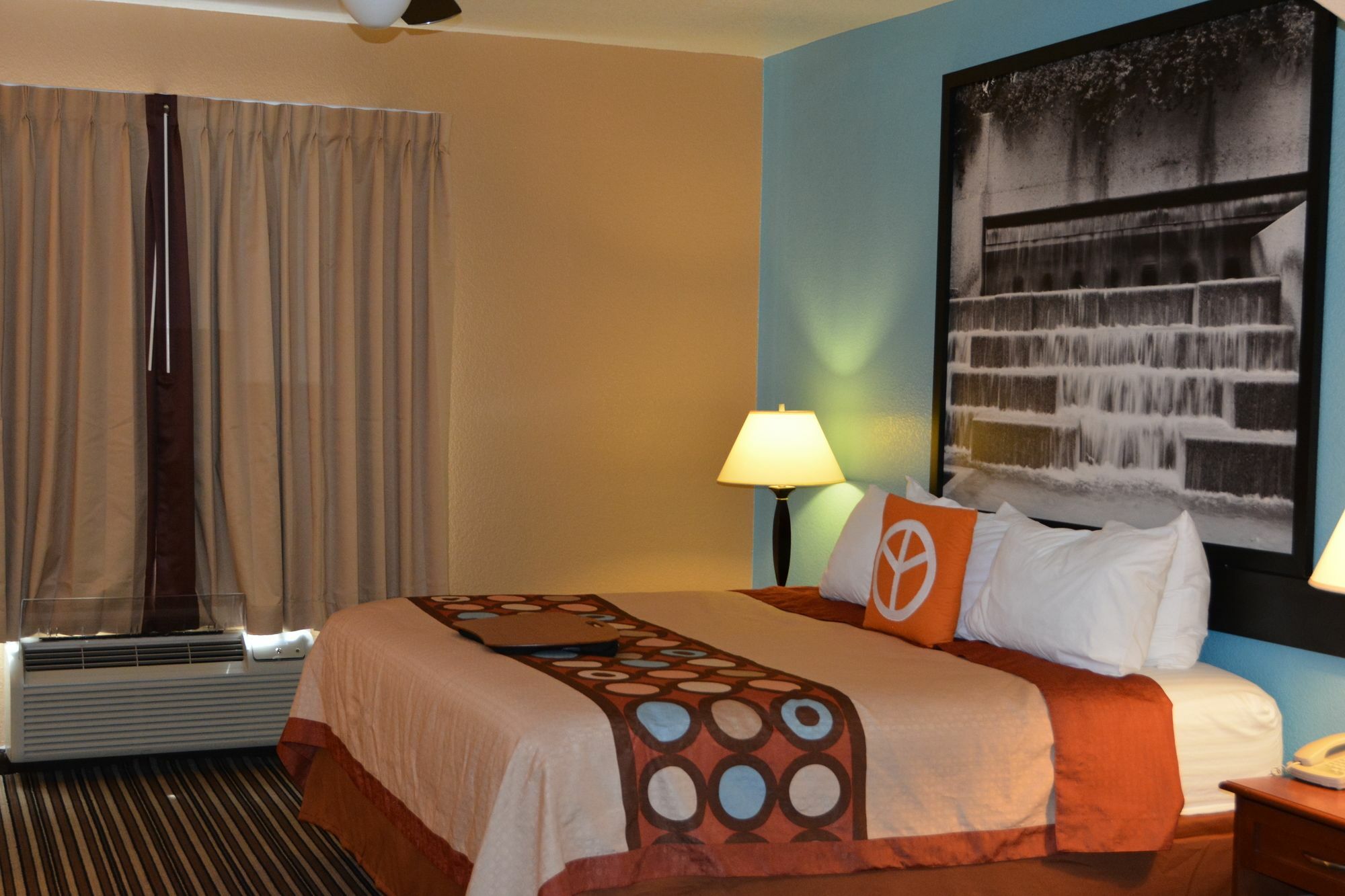 Super 8 By Wyndham Austin/Airport South Hotell Exteriör bild