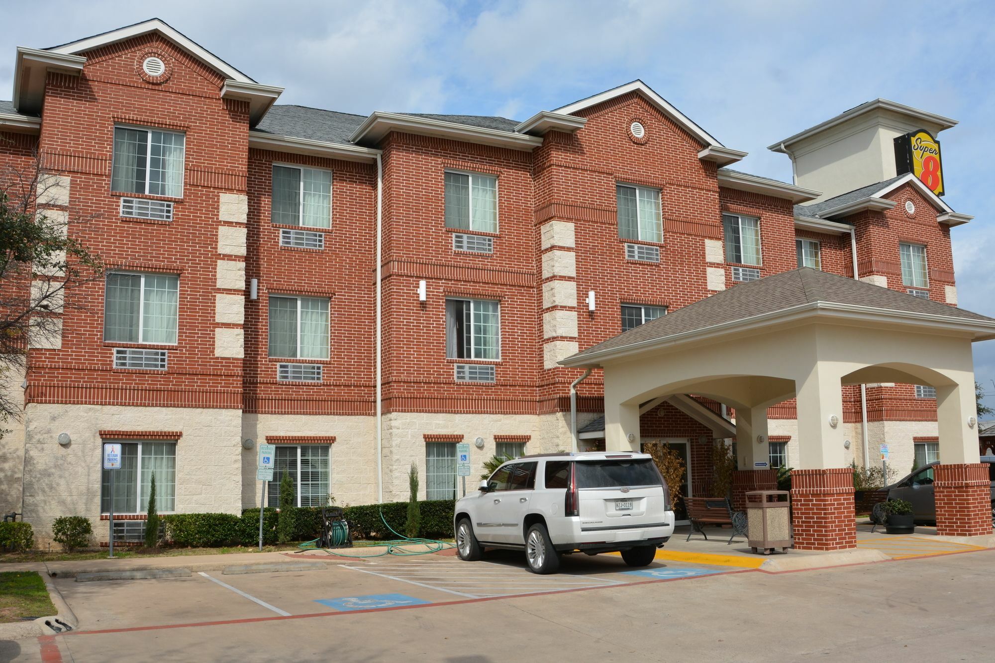 Super 8 By Wyndham Austin/Airport South Hotell Exteriör bild